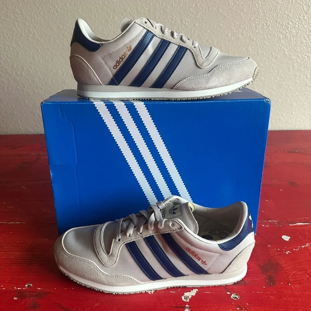 Adidas Galaxy OG Sneakers Unisex Gray Blue Stripes Athletic Shoe SZ 9 New in Box